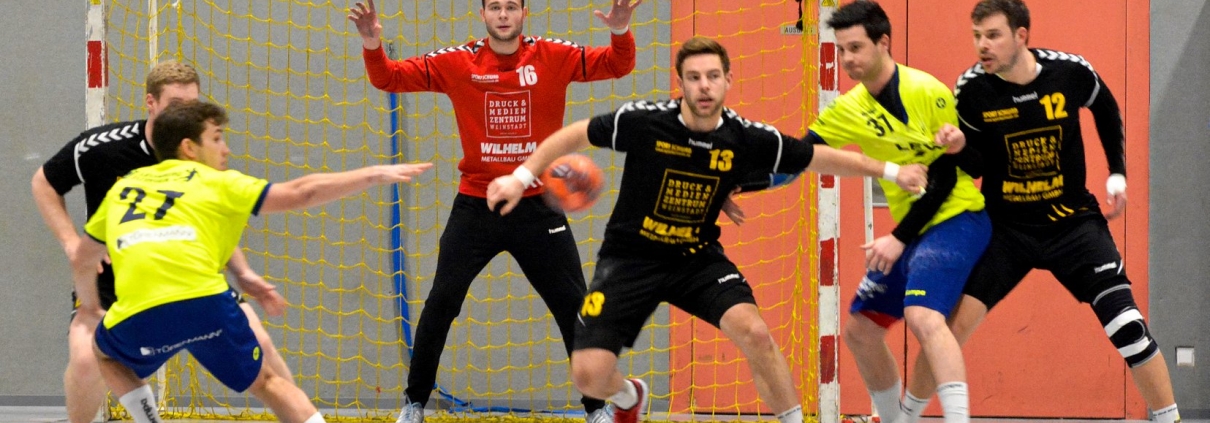 Torhüter Tristan Schwegler und seine Vorderleute (hier beim Spiel gegen Leonberg) wollen den Erfolg aus dem Hinspiel gegen die Schmiden Pumas wiederholen. Foto: Barth