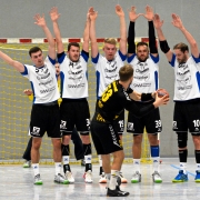 Die vermutlich größte Mauer der Württembergliga? Chris Köngeter zeigte sich unbeeindruckt. Foto: Barth