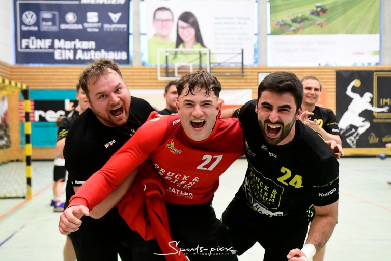 Juubeeel! Die Meisterschaft ist bereits in trockenen Tüchern. Foto: HWT
