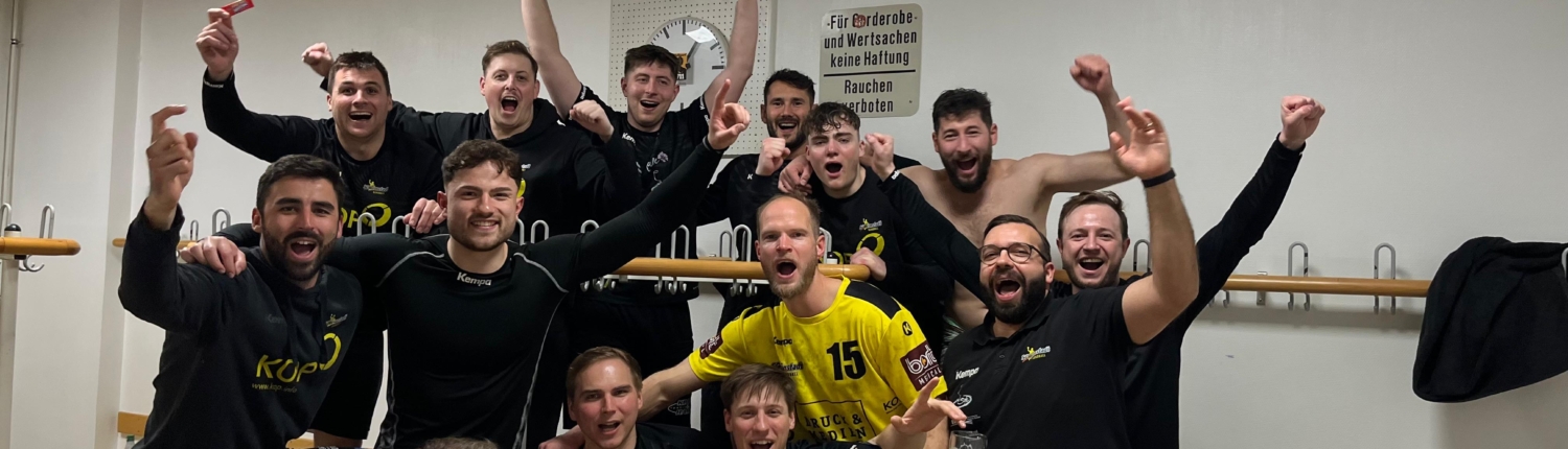 Jubel in der Kabine nach dem Sieg in Bietigheim.